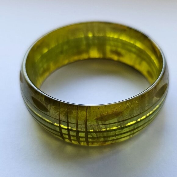 Vintage Bakelite Apple Juice Carved Bracelet Bangle Small Size - Picture 9 of 16